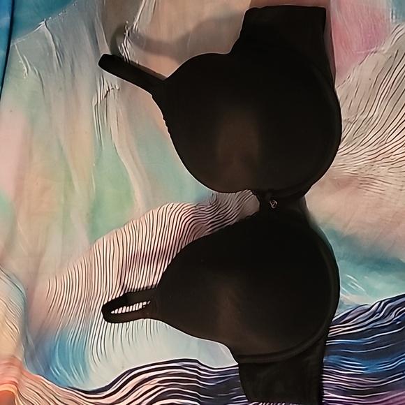 Body by Victoria Victorias Secret Lined Perfect Coverage Black Underwire Bra 38C - Picture 1 of 7